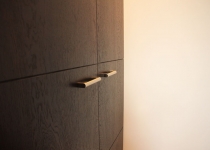 stained oak veneer finish