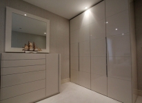 high_gloss_polished_finish
